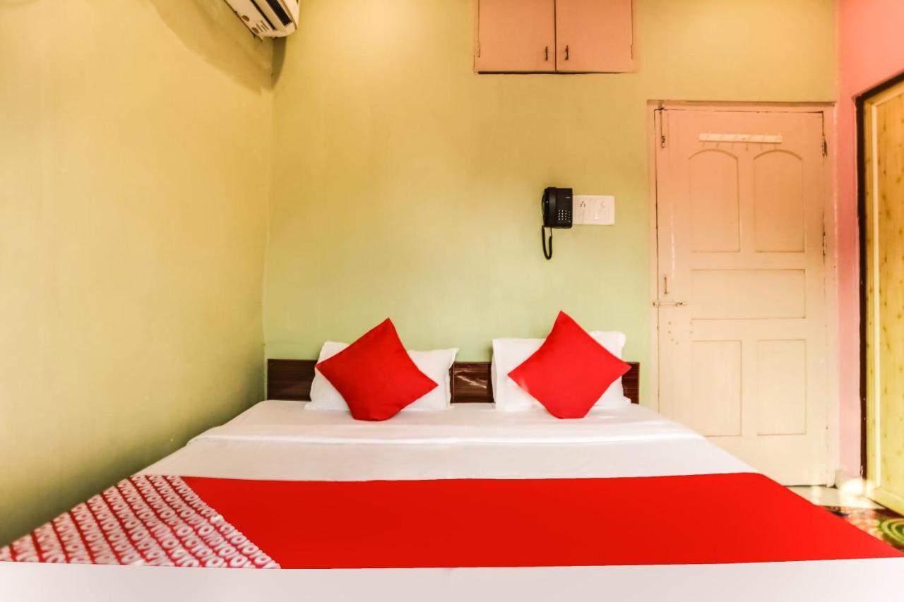 Spot On 45585 Hotel Aakash Ganga Varanasi Exterior foto