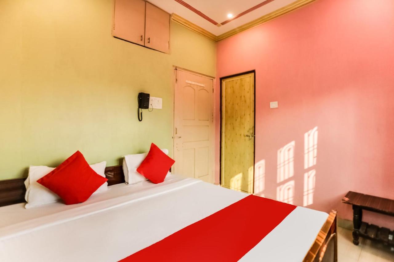 Spot On 45585 Hotel Aakash Ganga Varanasi Exterior foto